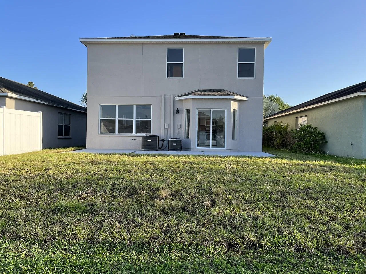 4 bed, 2010 sqft, $2,400 — Photo 2