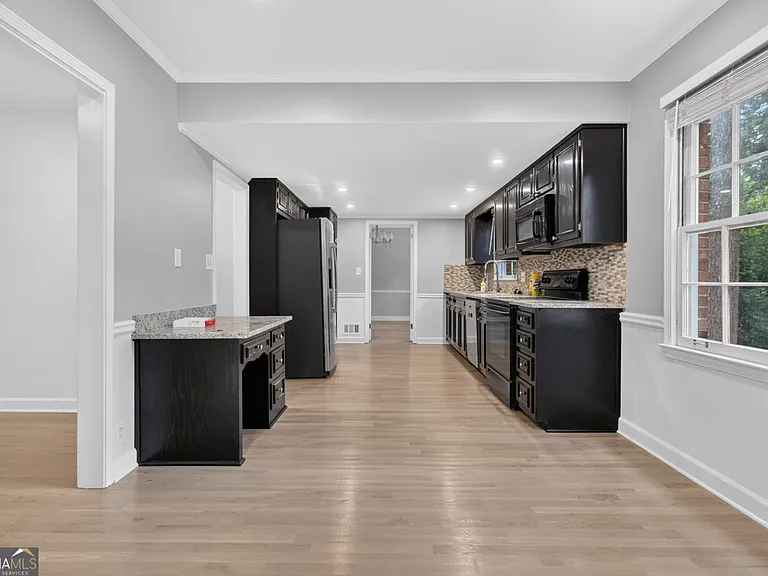4854 Springfield Dr — Photo 16
