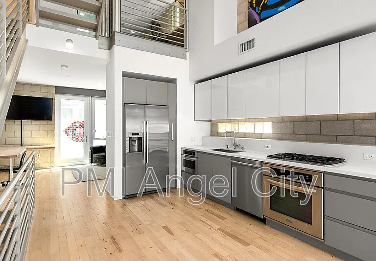 3450 Cahuenga Blvd W #607 — Photo 4