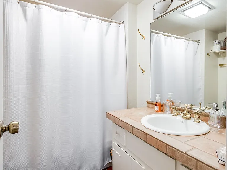 4660 Meadow Dr — Photo 14