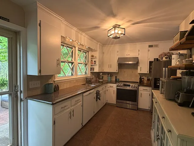 2713 Farmington Pl — Photo 16