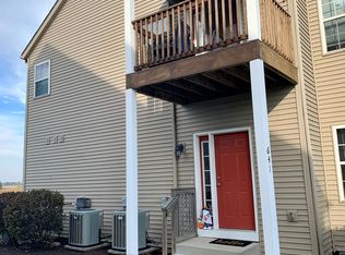 641 Stonegate Dr #641, Sycamore, IL 60178