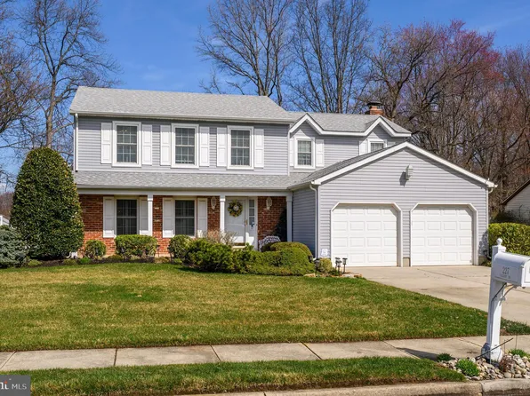 227 Meadow Dr, Mount Laurel, NJ 08054