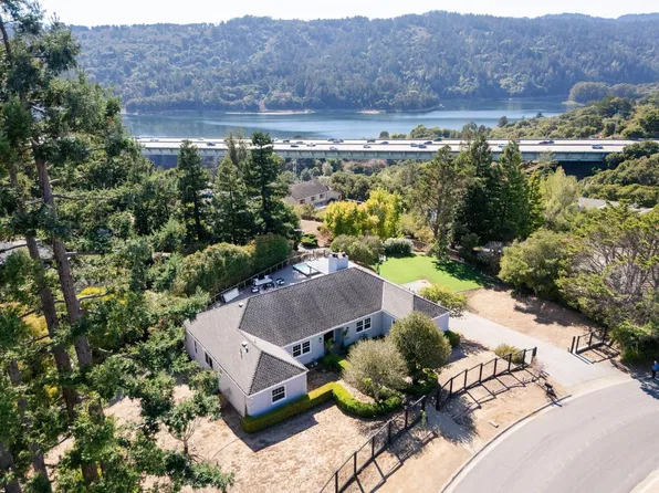 1365 Lakeview Dr, Hillsborough, CA 94010