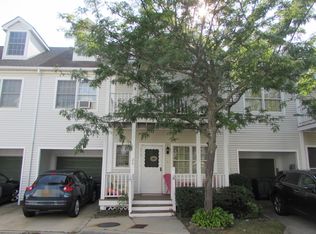 26 Schooner Ct, Atlantic City, NJ 08401