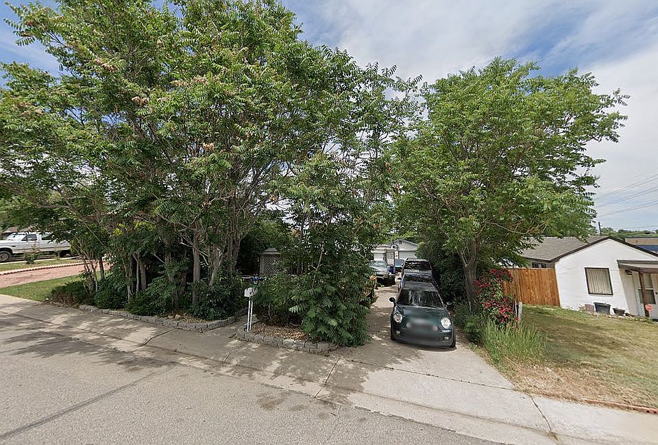 2nd image of 2009 W Warren Ave