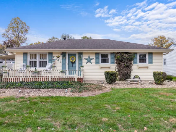 2141 Timbercrest Dr, Columbus, IN 47203