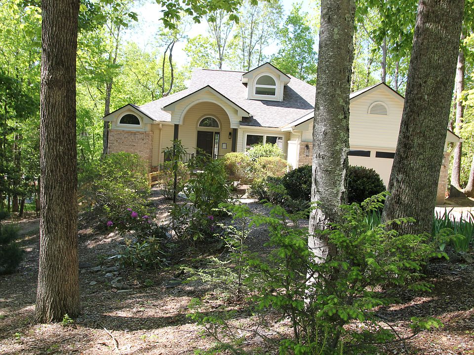 1st image of 101 Brewster Cir