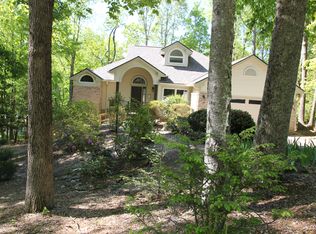 101 Brewster Cir, Hendersonville, NC 28791