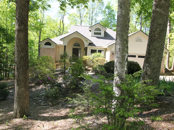 101 Brewster Cir, Hendersonville, NC 28791