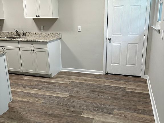 4th image of 652 Bottino Ln