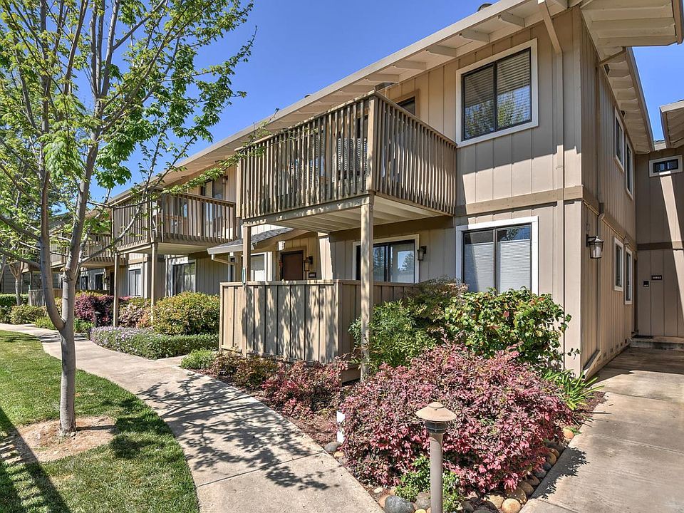 1st image of 18942 Sara Park Cir