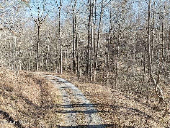 3rd image of 423 Woodchuck Way