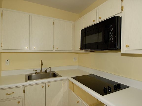 2nd image of 1520 Mckinley Street #113-E