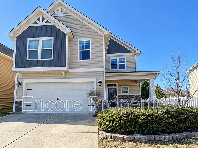 3 bed, 2.5 bath, 2330 sqft, $2,500 — Photo 1