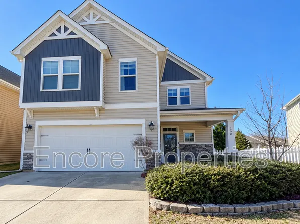 200 Roundhouse Ln, Morrisville, NC 27560