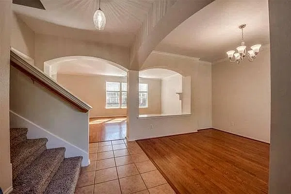 9904 Shelburne Rd — Photo 3
