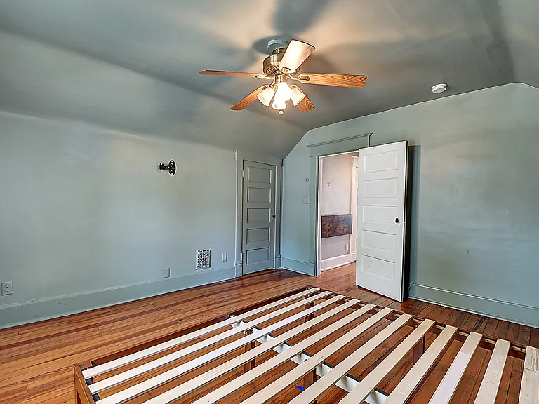 2241 Nowland Ave — Photo 23