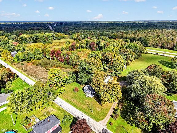 3rd image of 538 Center Rd