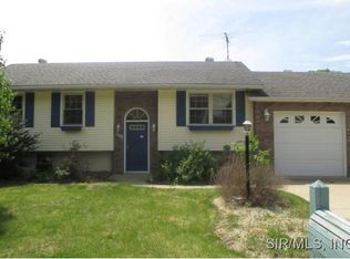 223 Pine Ridge Dr, Godfrey, IL 62035