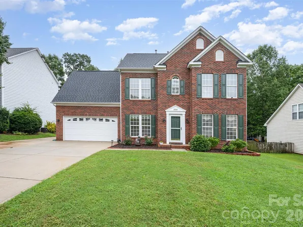 2000 Linstead Dr, Indian Trail, NC 28079