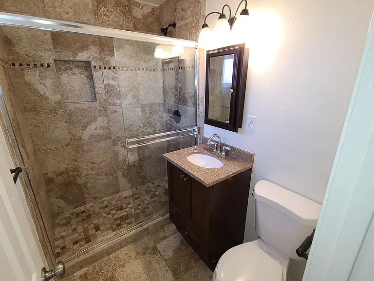 851 Taft Ave — Photo 9