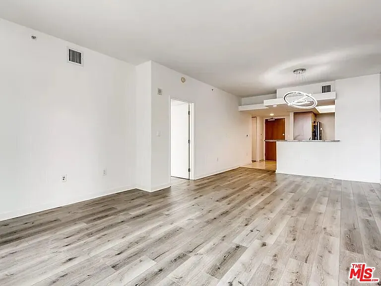 13700 Marina Pointe Dr #1225 — Photo 17