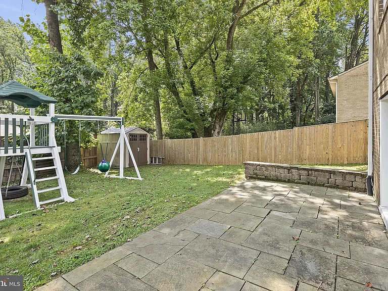 2542 N Wakefield St — Photo 57