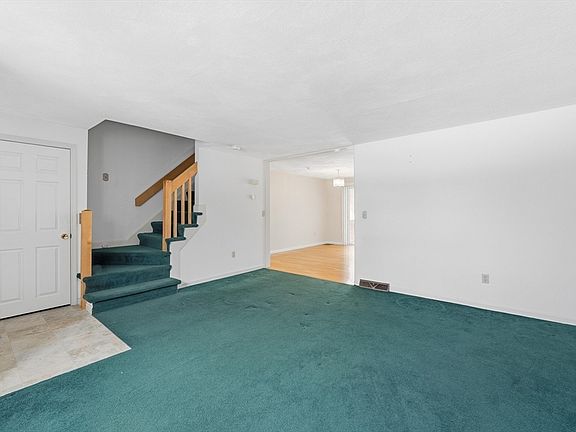 4th image of 551 Hildreth St #21