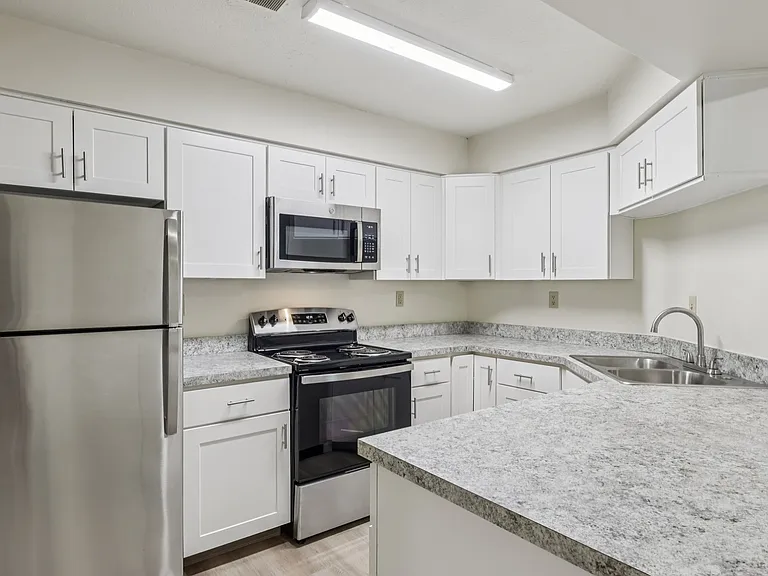 Chestnut Ridge Apartments — Photo 9
