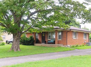 244 Douglas Dr, Shepherdsville, KY 40165