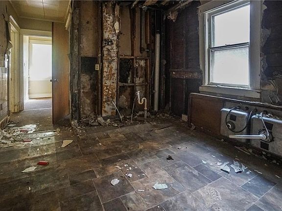 3rd image of 2227 Cudaback Ave