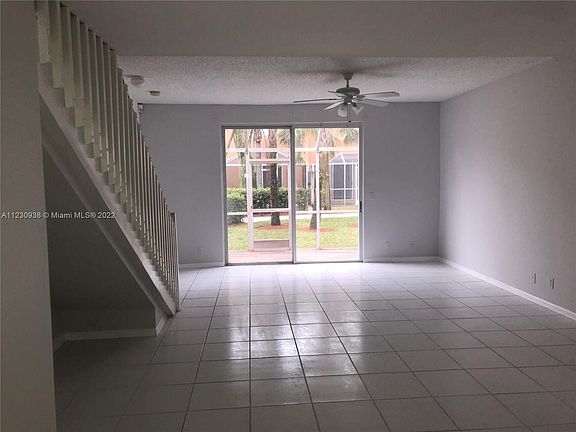 3rd image of 1417 Barcelona Way #2-27
