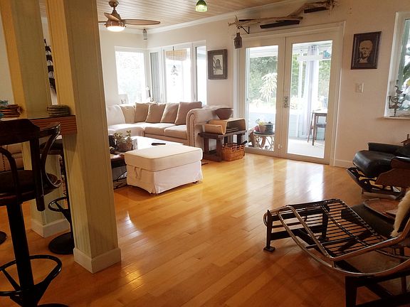 4th image of 832 SE Degan Dr