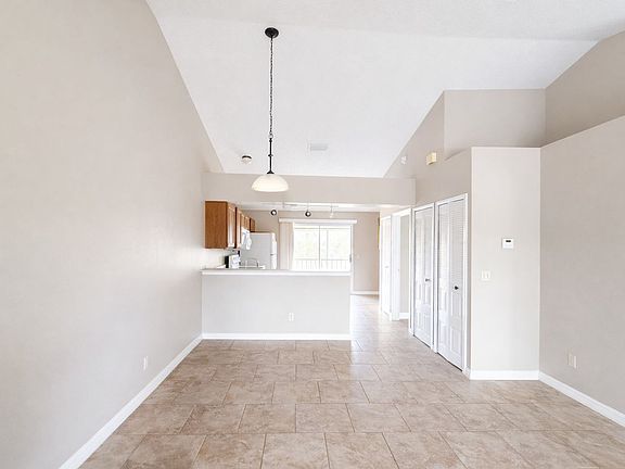 3rd image of 121 Reserve Cir APT 201