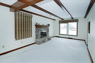3rd image of 657 Aquaview Dr
