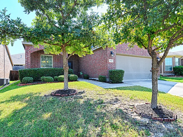 3522 Van Zandt Rd — Photo 2
