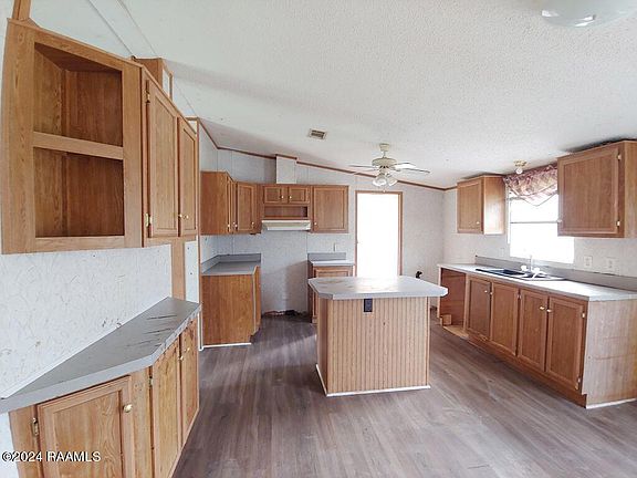 4th image of 1066 Poydras Pl