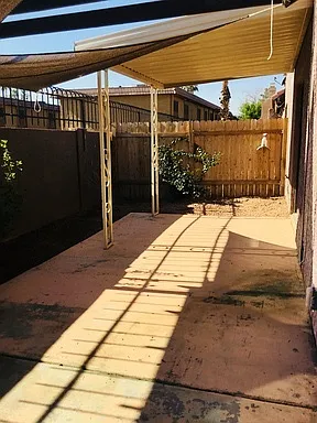 2402 W Earll Dr — Photo 8