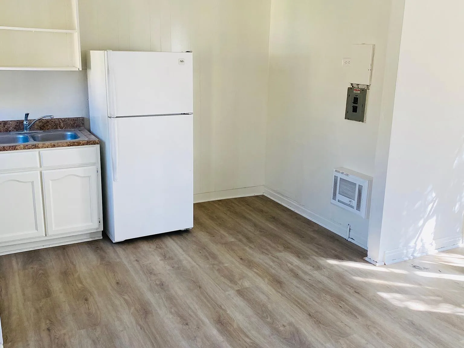 838 N Edinburgh Ave — Photo 4