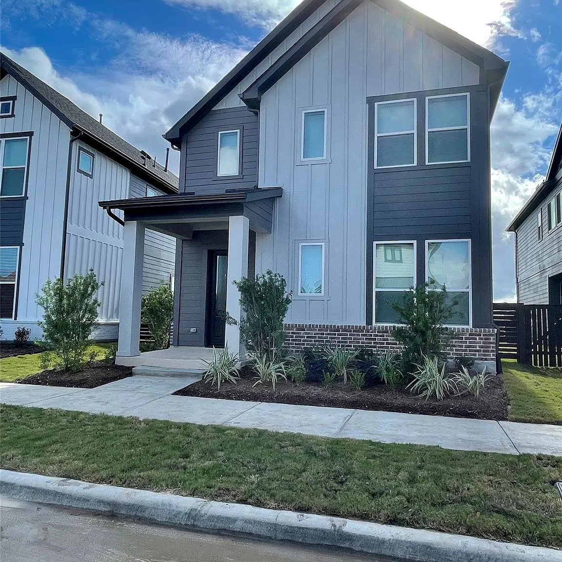 3 bed, 2.5 bath, 1919 sqft, $2,650 — Photo 2