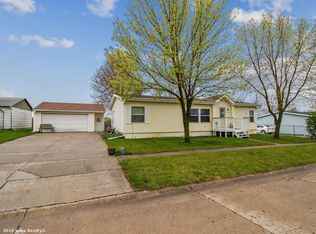 5824 Oak St, Berwick, IA 50032