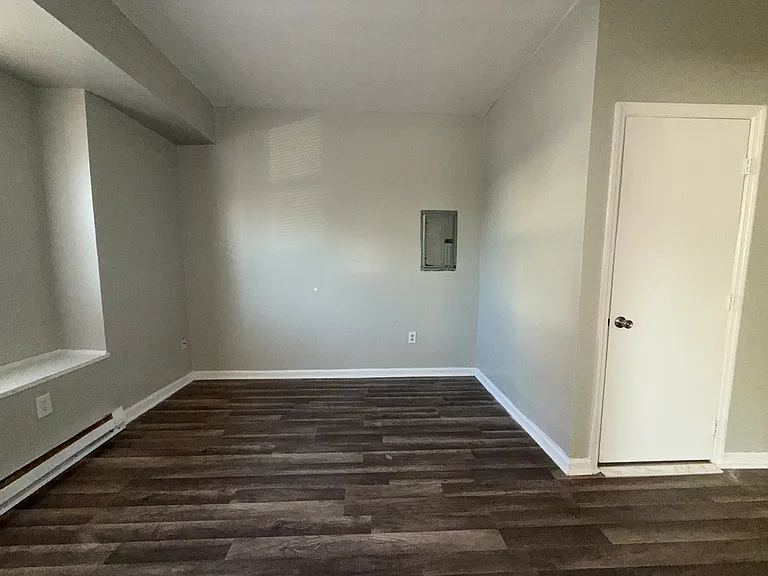 1727 Bridge St #1 — Photo 11