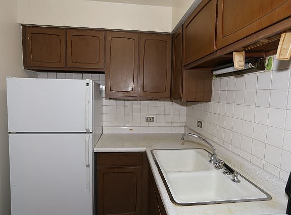 3rd image of 510 W Briar Pl APT 505