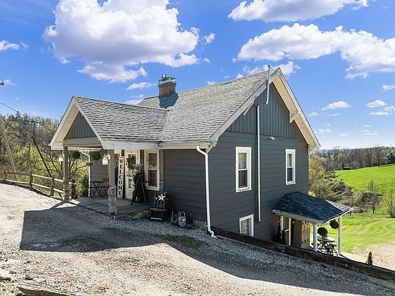 3rd image of 231 Boggs Hill Rd.