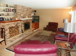1 Nuthatch Ln, North Oaks, MN 55127
