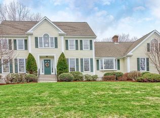 67 Flint Locke Ln, Medfield, MA 02052