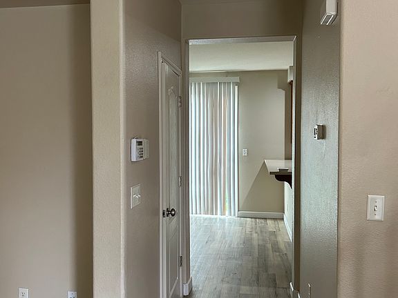 5th image of 4 Shadmoor Pl