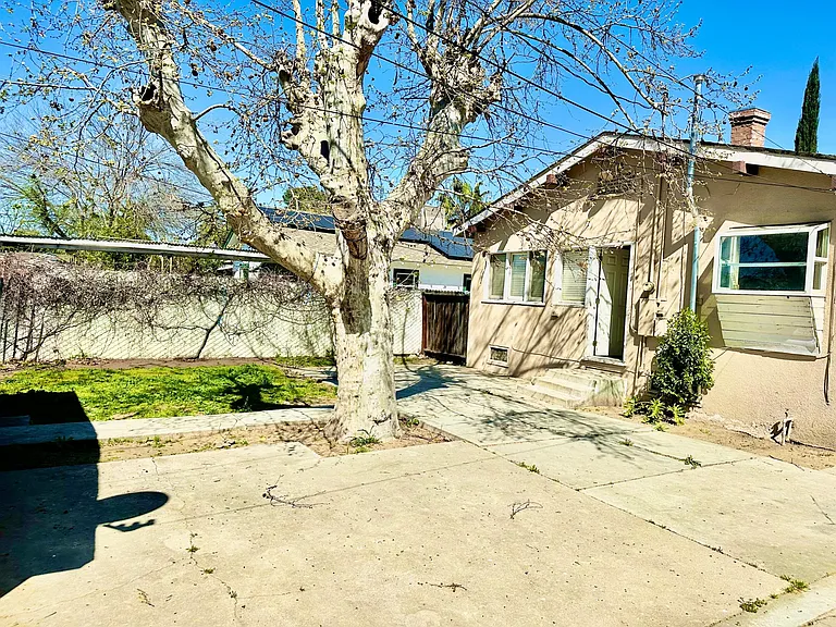 1257 N Thorne Ave — Photo 23
