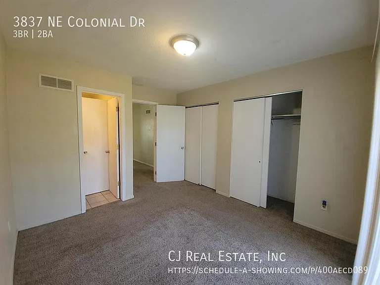 3837 NE Colonial Dr — Photo 6